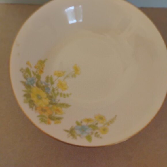 Ecko International Spring Bouquet Bowl in Wire Holder - Picture 1 of 6